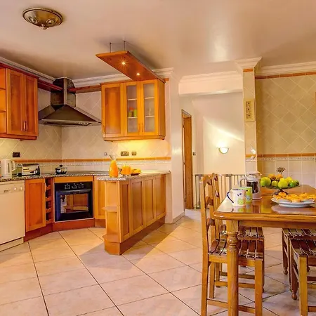 Daisy By Villa Lagos