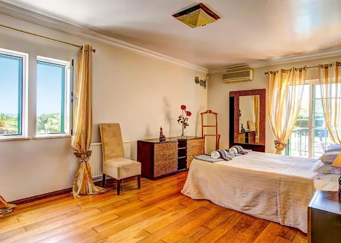 Daisy By ヴィラ *