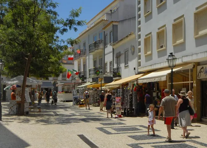 Daisy By ヴィラ *